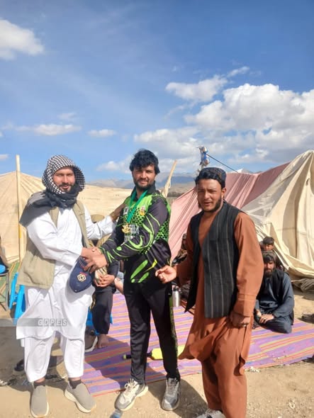 میدان وردګ؛ سید اباد ولسوالۍ کې د ۵۰ لوبډلو ترمنځ د ټېپ بال کرېکټ سیالۍ پای ته ورسېدې