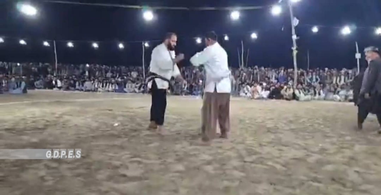 کندز؛ رقابت‌ های کشتی محلی با اشتراک ۸۰ تن در ولسوالی قلعه‌زال برگزار شد