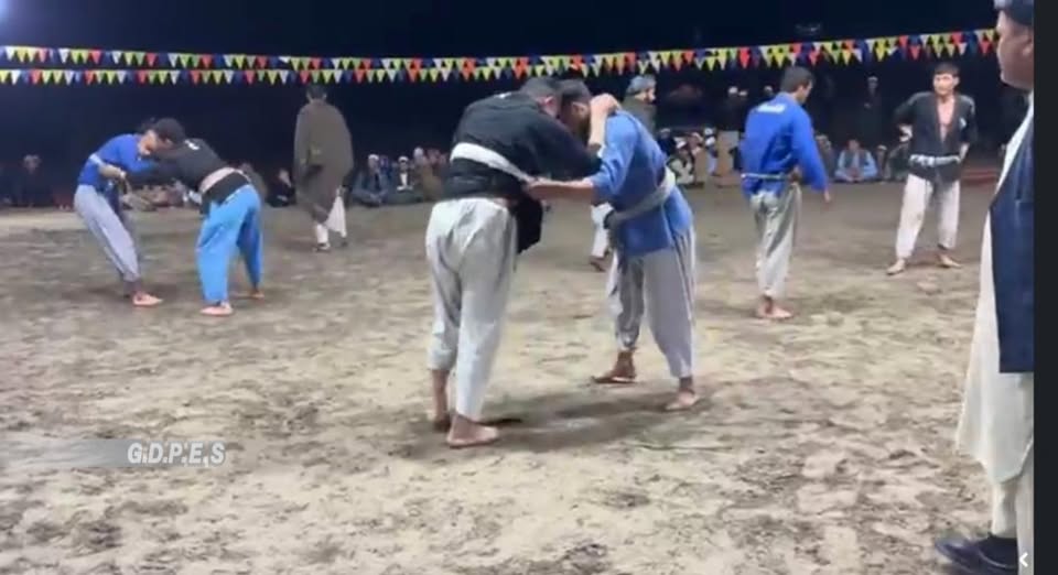 بلخ؛ شورتپه ولسوالۍ کې د ۵۰ ورزشکارانو ترمنځ د سيمه ييزې غېږنيونې سيالۍ ترسره شوې