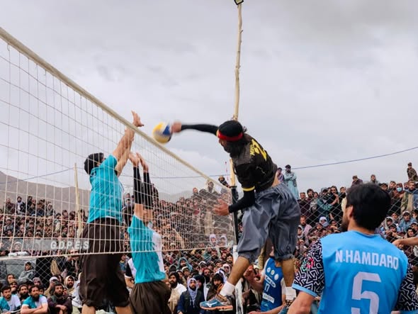 ميدان وردگ؛ سیدآباد ولسوالۍ کې د واليبال اختريزې سيالۍ پای ته ورسېدې