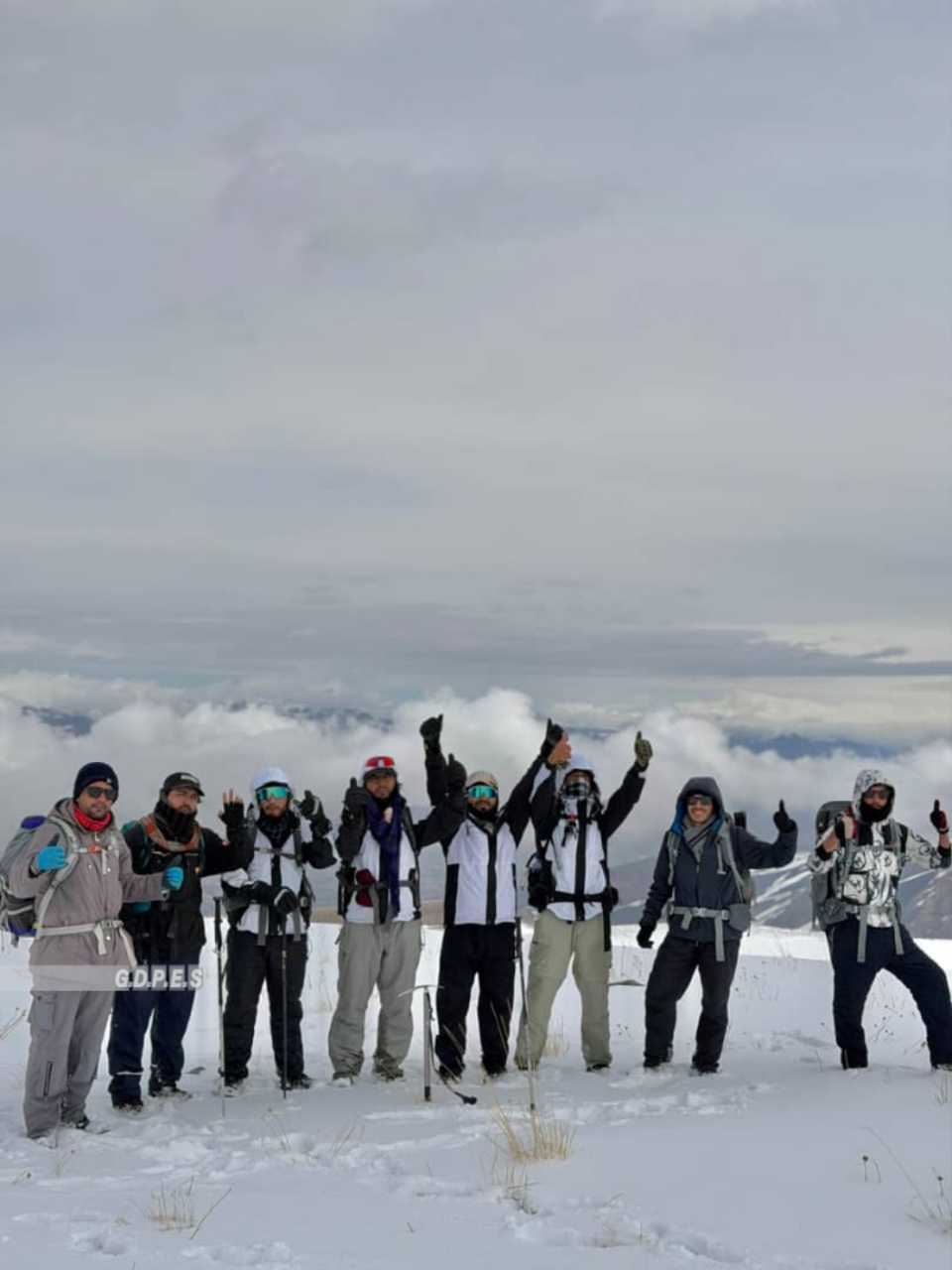 بامیان؛ صعود تیم کوهنوردی میوند به سلسله کوه های بابا در مرکز