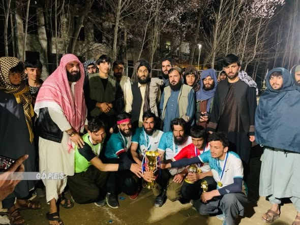 ميدان وردګ؛ چک ولسوالۍ کې د ٨٠ لوبډلو ترمنځ د واليبال سیالۍ پای ته ورسېدې