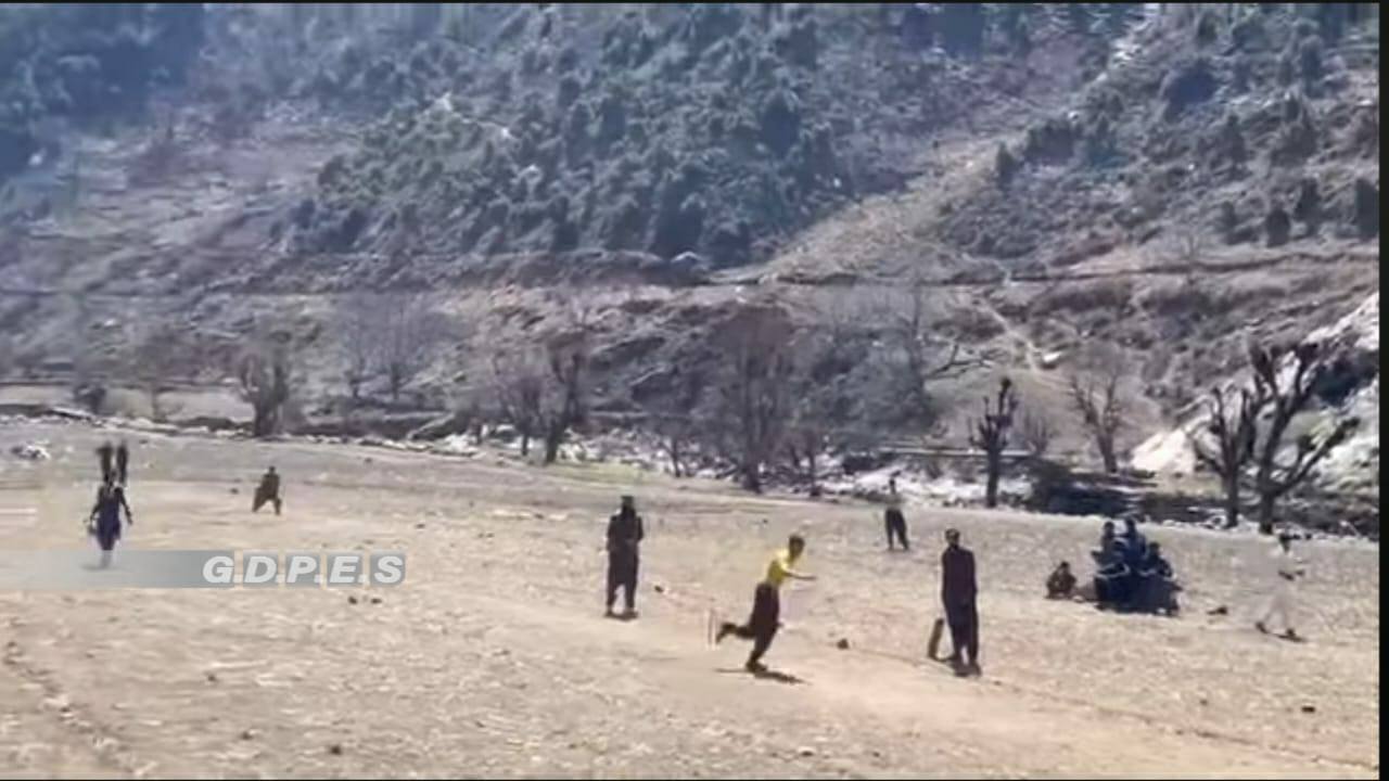 نورستان؛ رقابت‌های تیپ بال کرکت با اشتراک ۱۲ تیم در ولسوالی کانتیوا آغاز شد