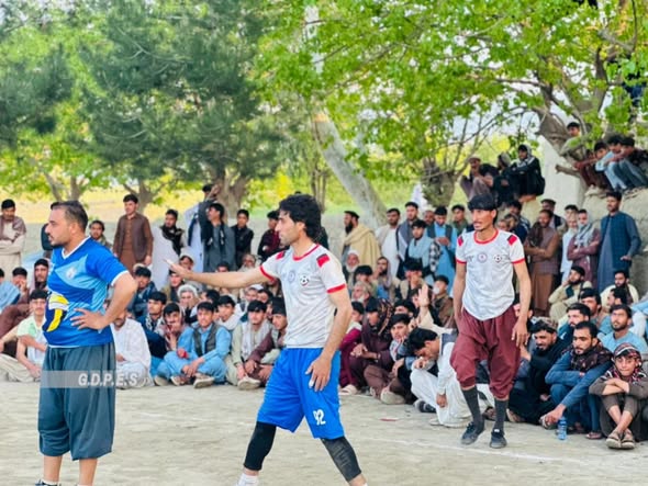 ننګرهار؛ خوږیاڼو ولسوالۍ کې د ۱۸ لوبډلو ترمنځ د والیبال سیالۍ پای ته ورسېدې