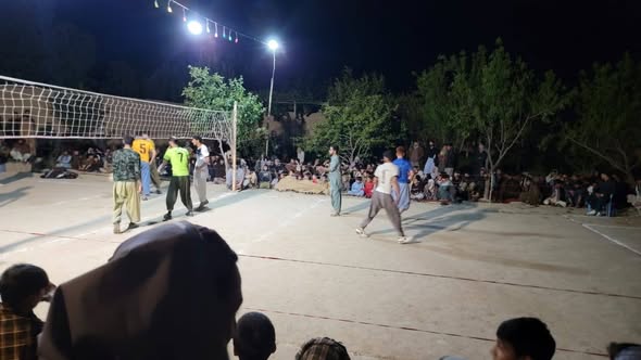 بلخ؛ دهدادي ولسوالۍ کې د ۱۲ لوبډلو ترمنځ د واليبال سيالۍ وشوې