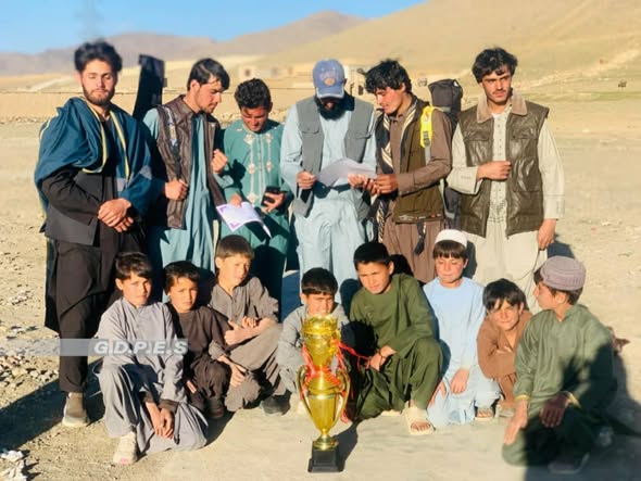 میدان وردک؛ رقابت‌های تیپ‌بال کرکت میان ۲۰ تیم در ولسوالی سیدآباد به پایان رسید