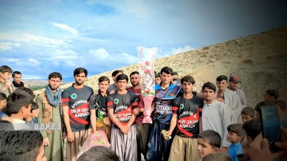 ننګرهار؛ کوټ ولسوالۍ کې د ٣٢ لوبډلو ترمنځ د ټېپ بال کرېکټ سیالۍ پای ته ورسېدې