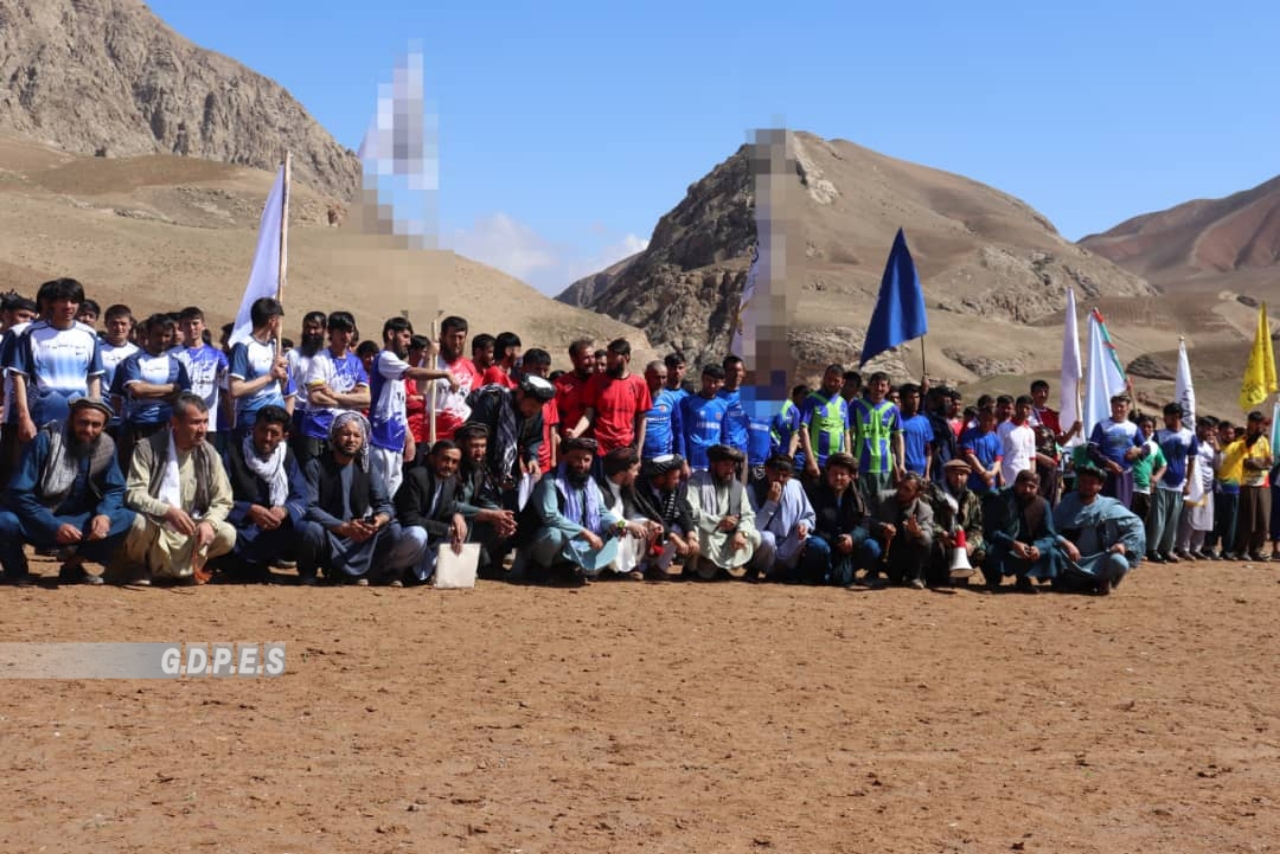 سمنگان؛ رقابت‌های توپ‌دنده با اشتراک ۱۷ تیم در ولسوالی دره‌‌ صوف‌پایین به پایان رسید