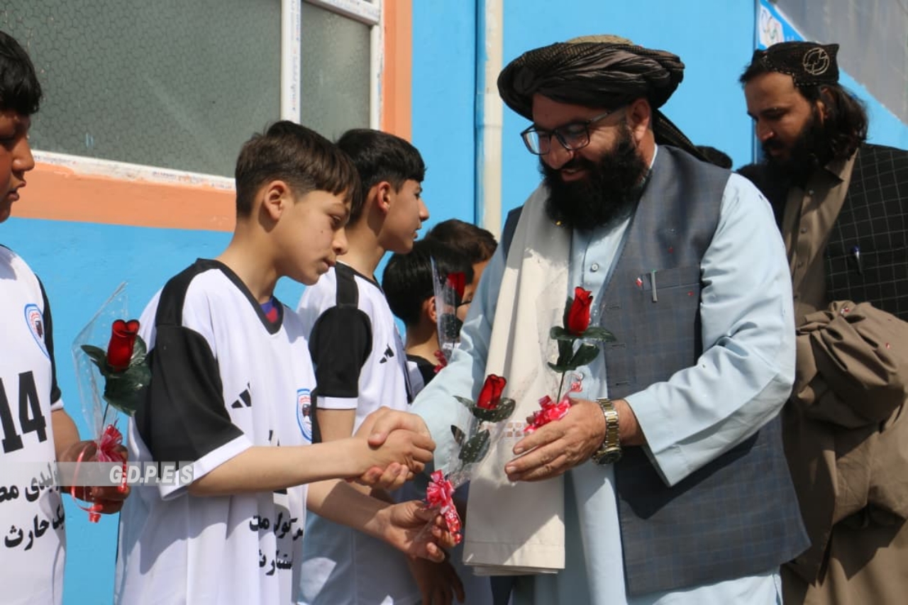 لوګر کې د ۴۰۰ زره ډالرو په لګښت يو معياری ورزشي کمپلکس جوړ او ګټې اخيستنې ته وسپارل شو