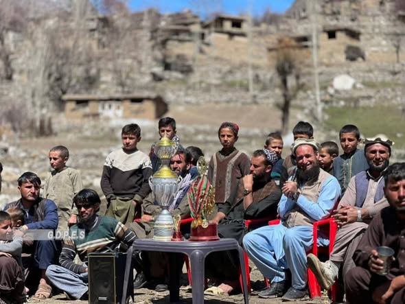 مسابقات تیپ‌بال کرکت میان دوازده تیم در ولسوالی کانتیوا ولایت نورستان به پایان رسید