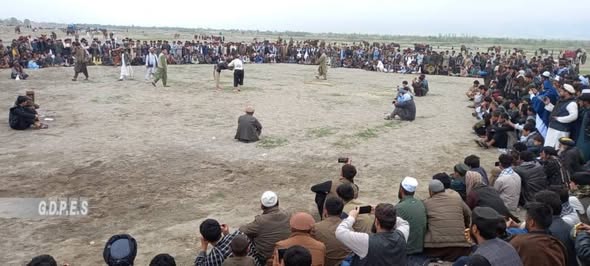 تخار؛ پایان رقابت های کشتی محلی با اشتراک ۷۰ تن در شهر تالقان