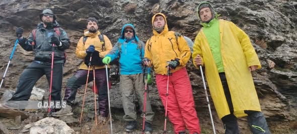 غزنی؛ صعود تیم کوهنوردی دیارسنایی به کوه های زنخان در این ولسوالی