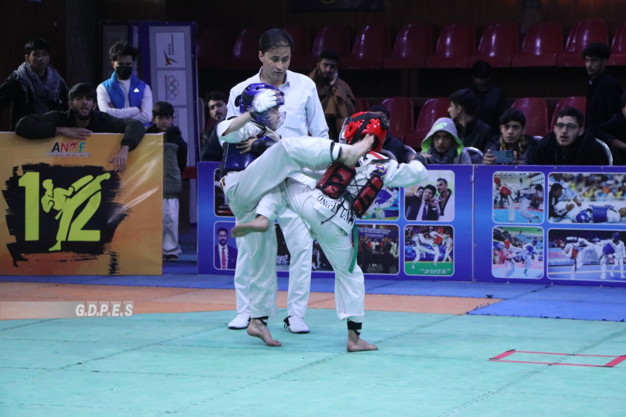 چهاردهمین دور مسابقات مبارزه و نخستین دور رقابت‌های پومسه تکواندو با حضور پنجاه ورزشکار در شهر کابل آغاز شد