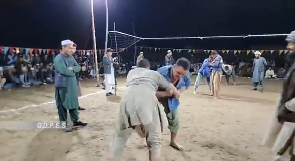 بلخ؛ چهاربولک ولسوالۍ کې د ٧٠ پهلوانانو ترمنځ د کورش سیالۍ وشوې