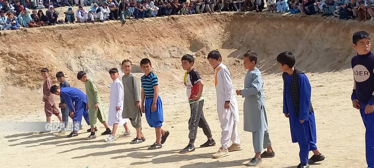 مسابقات دوش میان چهارده ورزشکار در ولسوالی میرامور ولایت دایکندی برگزار گردید