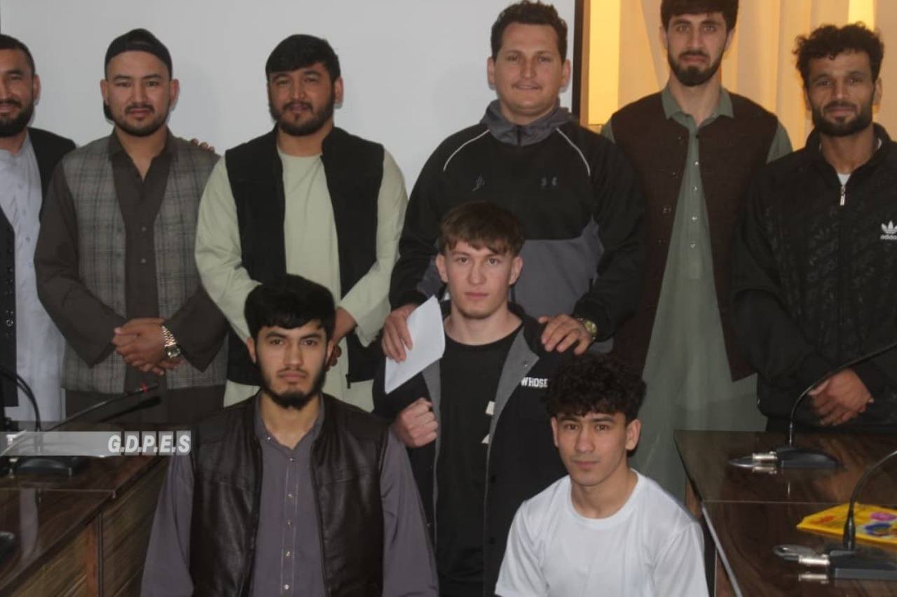 بلخ کې ۱۵ تنو ته د موی تای د لوبڅاري او روزنې سیمینار پيل شو