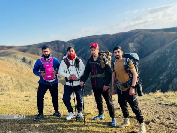 غور؛ صعود تیم کوهنوردی کمپ نمبر یک به سلسله کوه های فيروز کوه