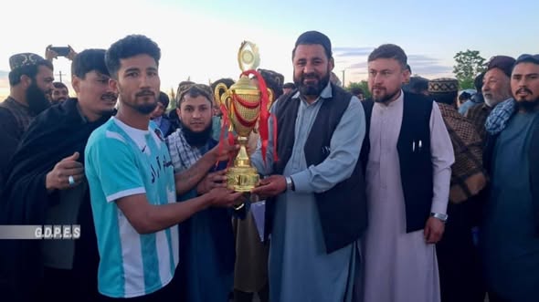 سرپل؛ رقابت‌های فوتسال با اشتراک ۱۴ تیم در ولسوالی سیدآباد به پایان رسید