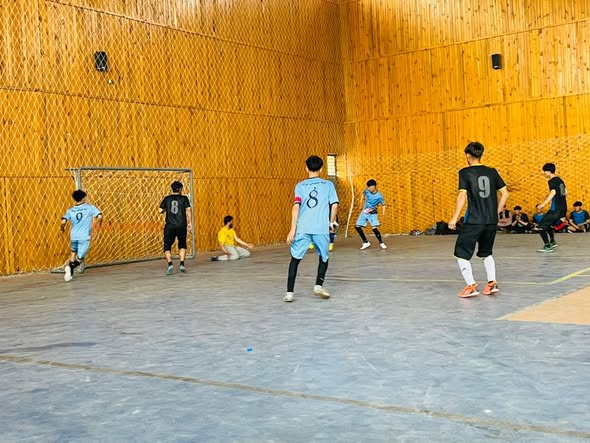 بغلان؛ رقابت های جام معارف فوتسال با اشتراک ۱۶ تیم در شهر پلخمری آغاز شد