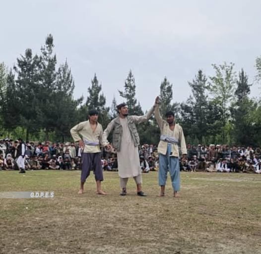 مسابقات کشتی محلی میان ۶۰ ورزشکار در شهر تالقان مرکز ولایت تخار برگزار گردید