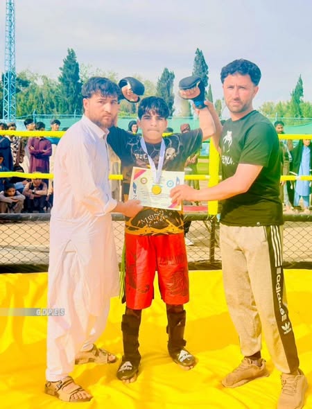 ننګرهار؛ مرکز جلال آباد ښار کې د ٥٠ ورزشکارانو ترمنځ رزمي سیالۍ ترسره شوې