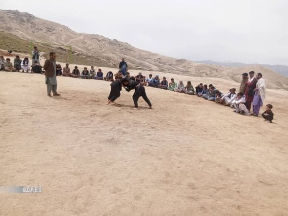 دایکندی؛ رقابت‌های کشتی‌ محلی با اشتراک ۲۳ تن در ولسوالی شهرستان برگزار شد