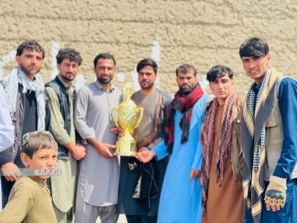 لغمان؛ رقابت‌های تیپ‌بال کرکت میان ۴۰ تیم در ولسوالی علینگار به پایان رسید