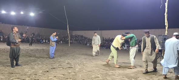 کندز؛ رقابت های کورش با اشتراک ۵۰ تن در ولسوالی قلعه‌زال برگزار شد