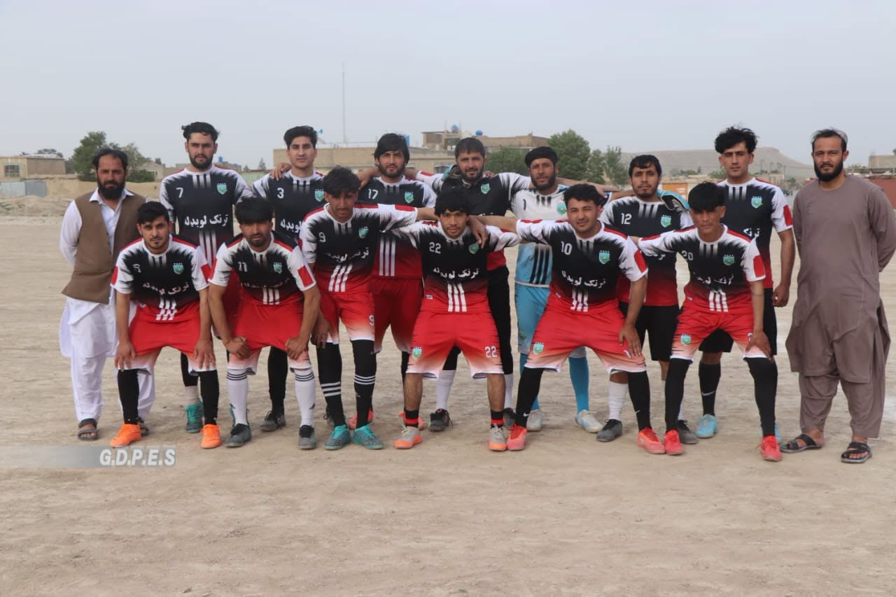 زابل کې د ۸ لوبډلو ترمنځ د فوټبال سيالۍ پيل شوې