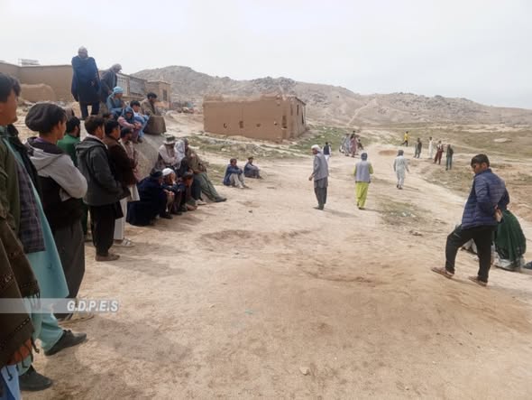 دایکندی؛ رقابت های سنگیرک با اشتراک ۶ تیم در ولسوالی شهرستان برگزار شد