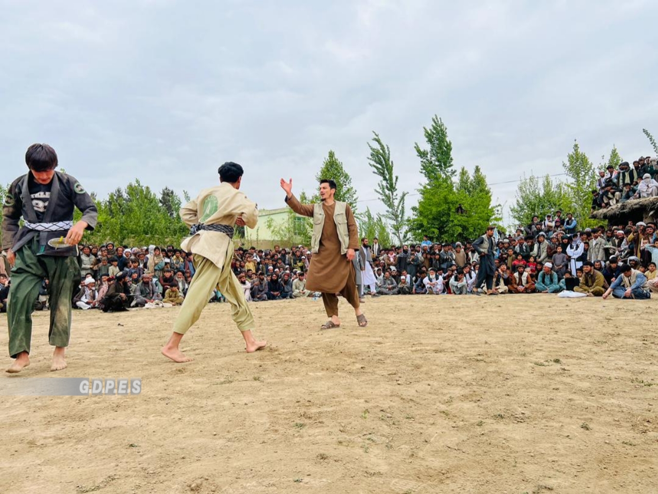 تخار؛ برگزاری رقابت های کشتی محلی با اشتراک ۷۰ تن در شهر تالقان