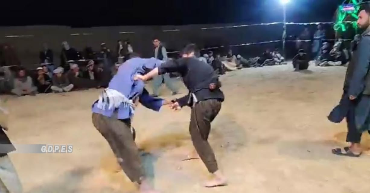 بلخ؛ رقابت‌های پهلوانی میان ۷۰ پهلوان در ولسوالی چاهی برگزار شد