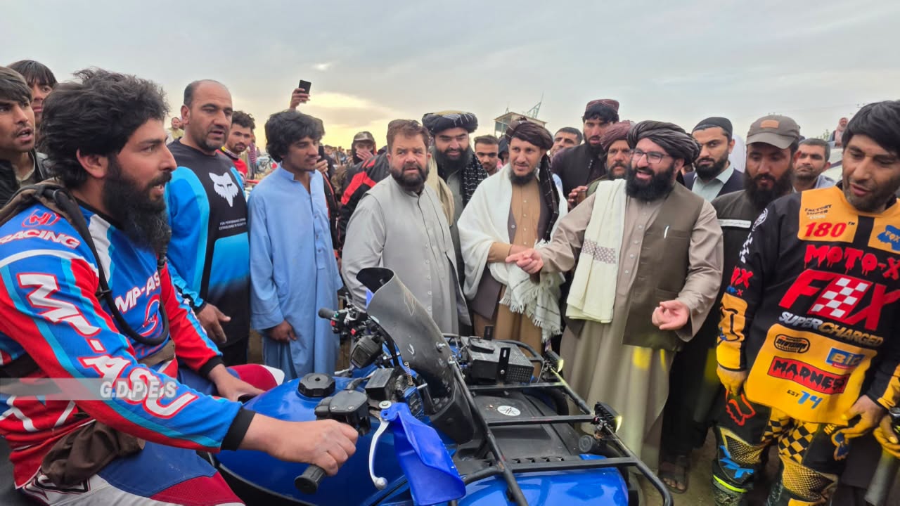 هرات؛ په پل پشتون سيمه کې د موټر سايکل ځغلونې ورزشي نندارې ترسره شوې