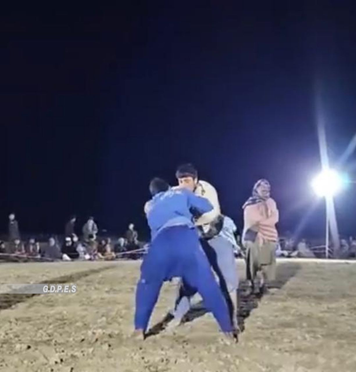 بلخ؛ رقابت‌های کورش میان ۸۰ پهلوان در چهاربولک برگزار شد