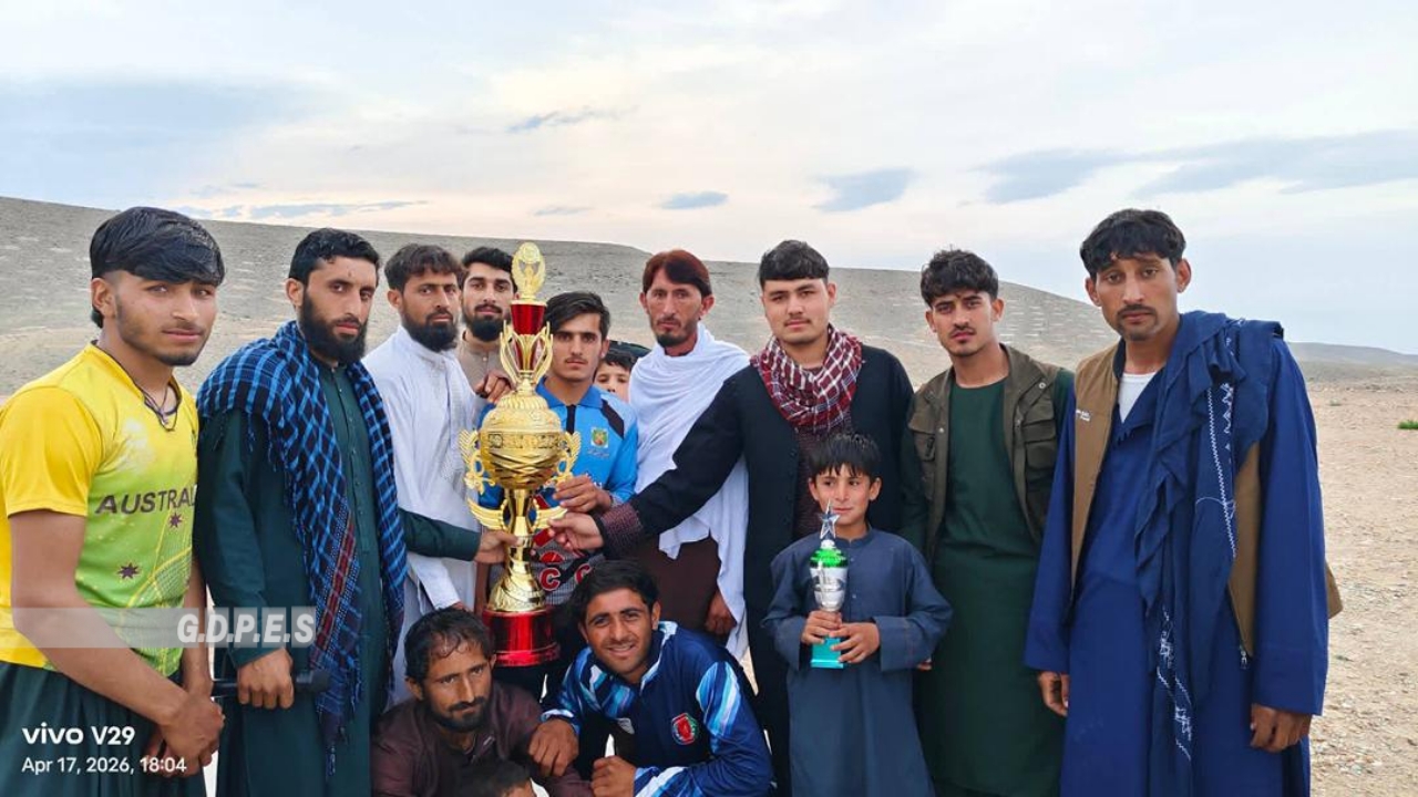 ننګرهار؛ چپرهار ولسوالۍ کې د ۲۴ لوبډلو ترمنځ د ټېپ بال کرېکټ سیالۍ پای ته ورسېدې
