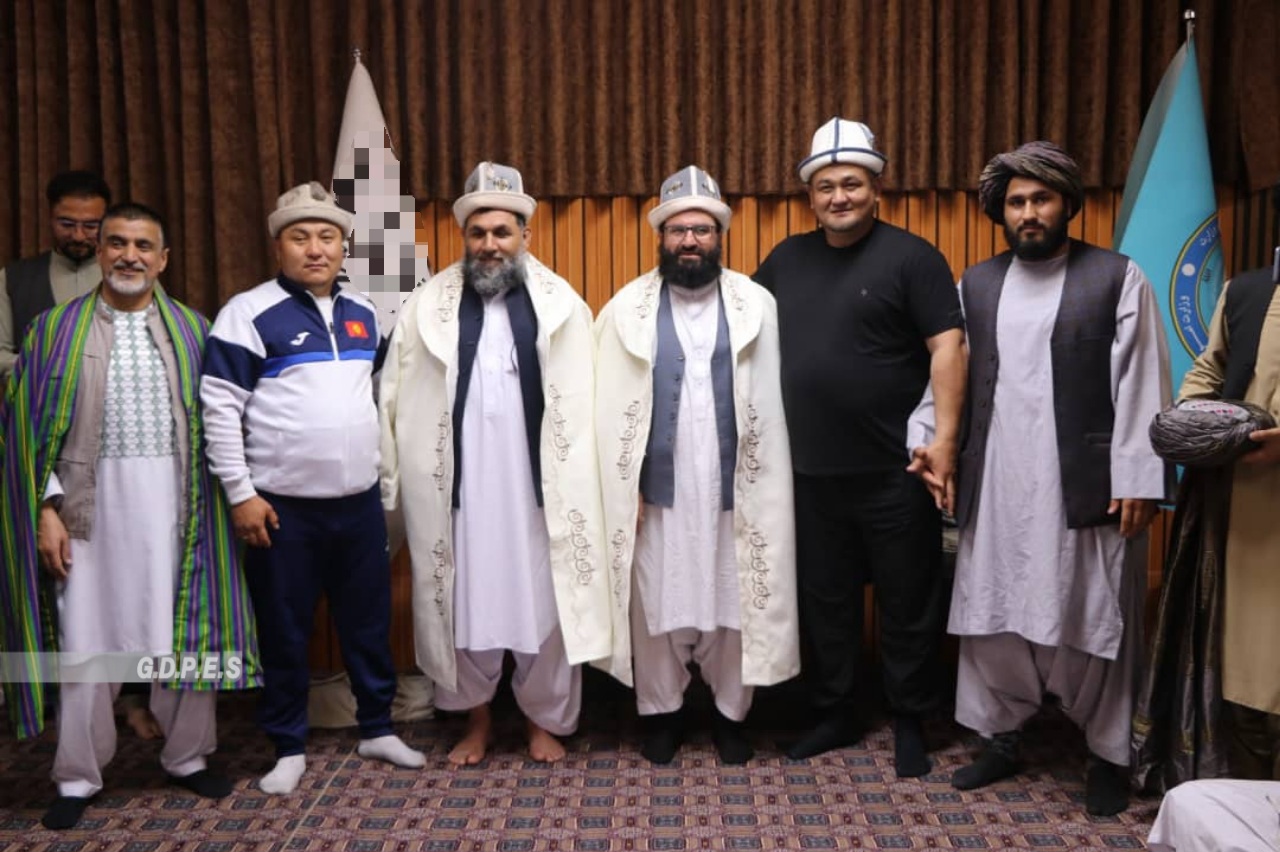 تېره شپه د کابل والي ملا امین الله عبید له لوري د دودیزې غېږ نیونې بین المللي جشنوارې بهرني لوبغاړي او ورزشي مسؤولین مېلمانه شوي و.