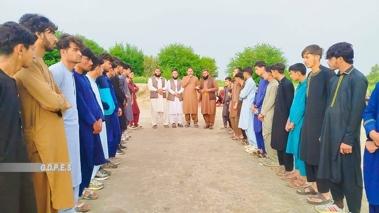 ننگرهار؛ رقابتهای کرکت تیپ بال میان شش تیم مراکز تعلیمی در ولسوالی رودات آغاز شد