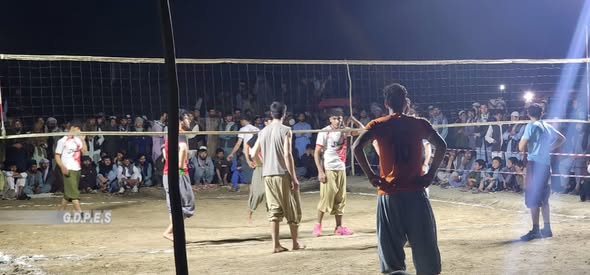 بلخ؛ چاهي ولسوالۍ کې د ۱۰ لوبډلو ترمنځ د والیبال سیالۍ وشوې