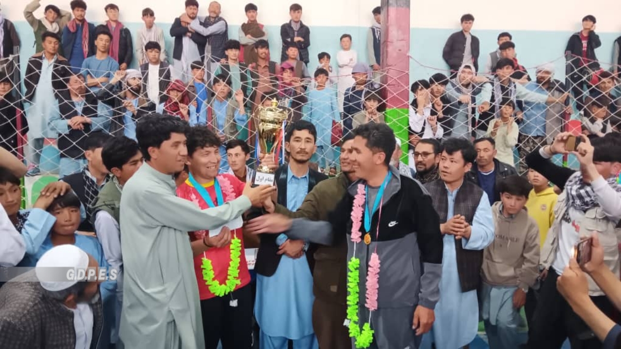 غزني؛ جاغوري ولسوالۍ کې د فوټسال سيالۍ د ش.هید یاری سه‌پایه لوبډلې په اتلولۍ پای ته ورسېدې