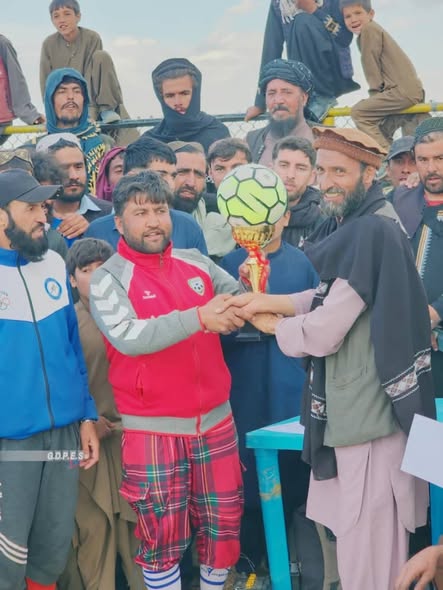 غزنی؛ تورنمنت فوتبال میان ۲۰ تیم در بازار میری مرکز ولسوالی اندربه پایان رسید