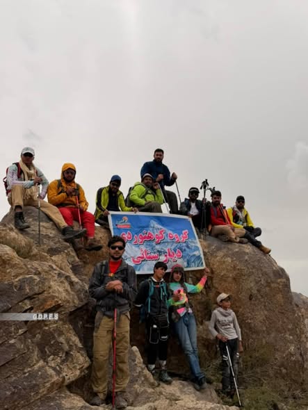 غزنی؛ صعود تیم کوهنوردی دیارسنایی به کوه های روباط در ولسوالی ده یک