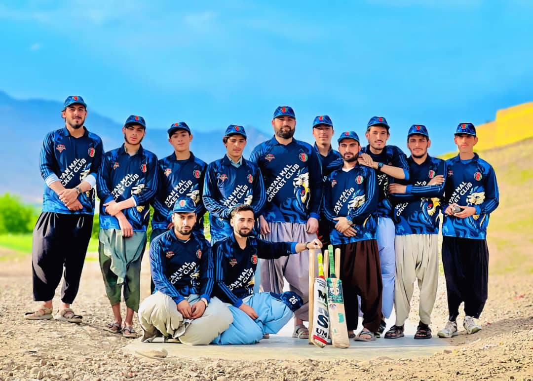 ارزګان؛ دهراود ولسوالۍ کې د ۱۲ لوبډلو ترمنځ د ټېپ بال کرېکټ سیالۍ پیل شوې