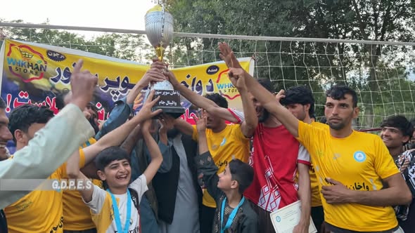 لغمان کې د ۱۶ لوبډلو ترمنځ د واليبال ټورنمنټ پای ته ورسېد