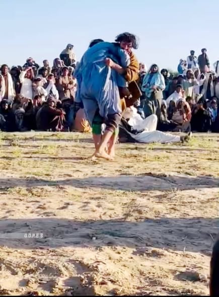 زابل؛ مرکز قلات ښار کې د ۵۰ ورزشکارانو ترمنځ د سیمه ييزې غېږ نیونې سیالۍ ترسره شوې