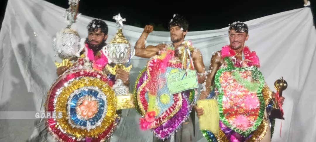 ارزګان؛ په مرکز ترینکوټ کې د ۲۵ ورزشکارانو ترمنځ د بدن ښکلا سیالۍ وشوې