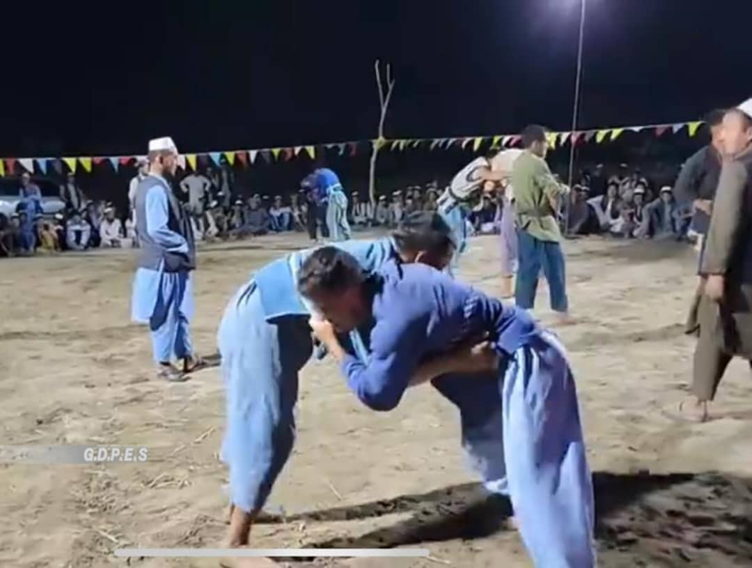بلخ؛ چاهي ولسوالۍ کې د ٨٠ پهلوانانو ترمنځ شپنۍ سيالۍ وشوې