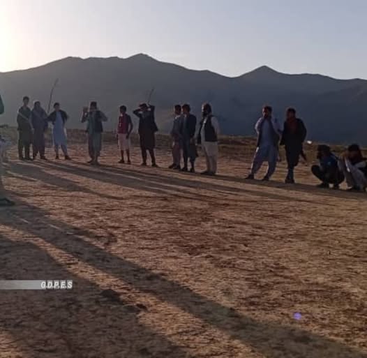 دایکندی؛ رقابت‌های پرتاب سنگ با اشتراک ۱۵ تن در ولسوالی اشترلی برگزار شد