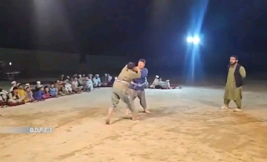 بلخ؛ دولت آباد ولسوالۍ کې د ٥٠ پهلوانانو ترمنځ سيالۍ وشوې 