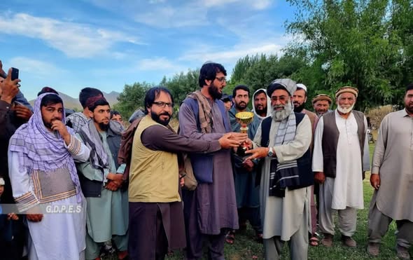 میدان وردګ ؛ چک ولسوالۍ کې د شپږو لوبډلو ترمنځ د غشې ویشتلو اختريزې سیالۍ پای ته ورسېدې
