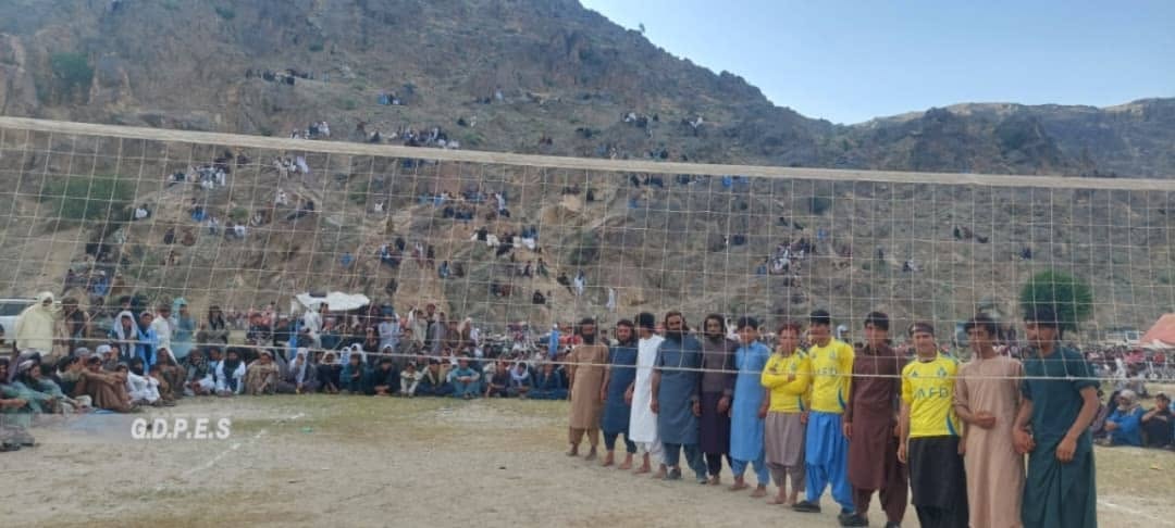 زابل؛ ارغنداب ولسوالۍ کې د ۸ لوبډلو ترمنځ واليبال سيالۍ پيل شوې